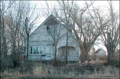 104 South Centre Street, Pawnee Rock. This photo was made in January 2005. Photo copyright 2007 by Leon Unruh.