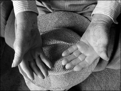 Elgie Unruh's hands. Photo copyright 2008 by Leon Unruh.