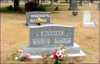 Graves of Daniel Dunavan and the family's parents, Ira and Mildred. Photo copyright 2008 by Leon Unruh.