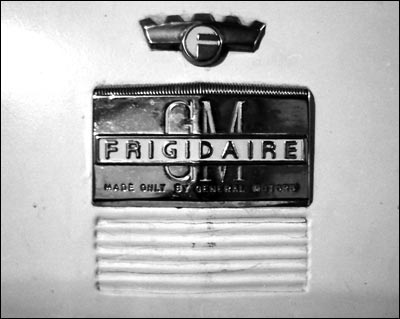 Emblem on our Frigidaire door. Photo copyright 2008 by Leon Unruh.