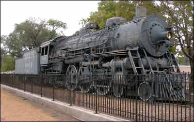 Santa Fe locomotive 3416, Great Bend, Kansas. Photo copyright 2006 by Leon Unruh.