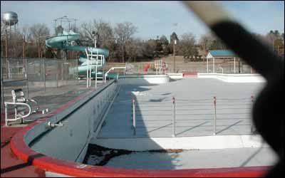 Larned pool in January. Photo 2005 by Leon Unruh.