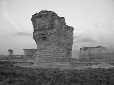Monument Rocks, Kansas. Photo copyright 2009 by Leon Unruh.