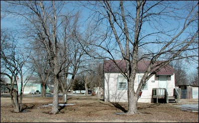 Former Myers house. Photo copyright 2005 by Leon Unruh.