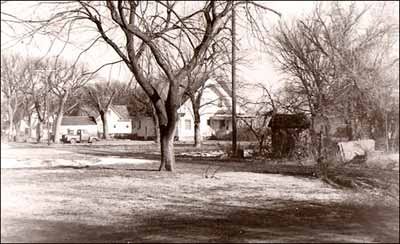 Alley scene, looking toward Dorothy Bowman's house, mid-1970s. Photo copyright 2007 by Leon Unruh.