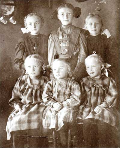 Sammy Schmidt family. Barb Schmidt sent this photo.