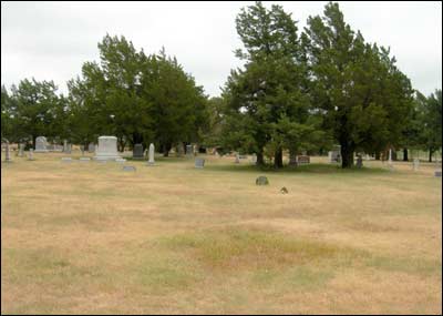 The empty area of the Pawnee Rock Township Cemetery. Photo copyright 2006 by Leon Unruh.