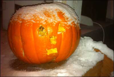 Jack'o'lantern photo copyright 2011 by Leon Unruh.